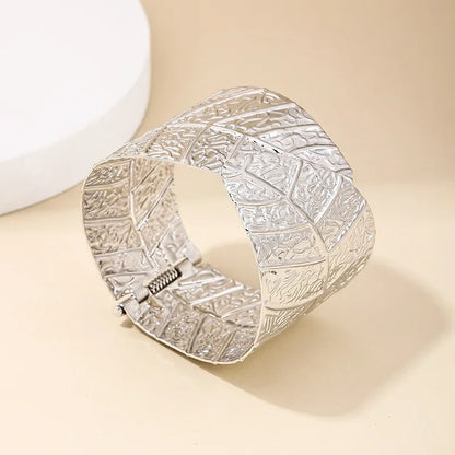 Ontou Leaf Bracelet